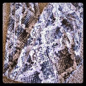 Victoria’s Secret Pink leggings